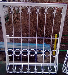 Решетка на окно дутая 3.